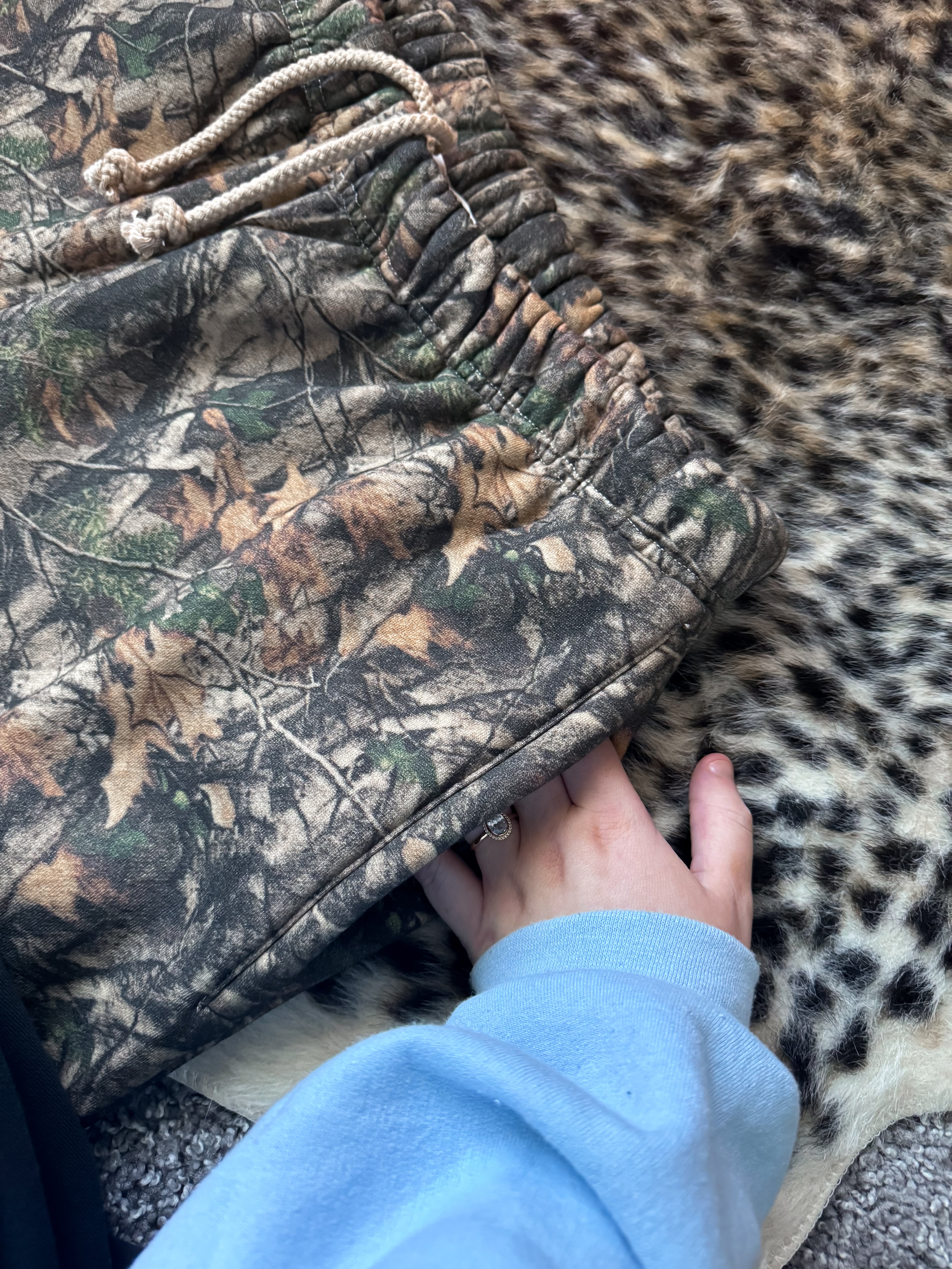 EVERGREEN DARK CAMO LOUNGE SWEATPANTS