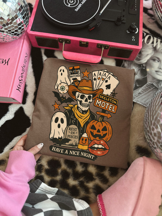 SPOOKY WESTERN SKELETON COLLAGE ESPRESSO TEE