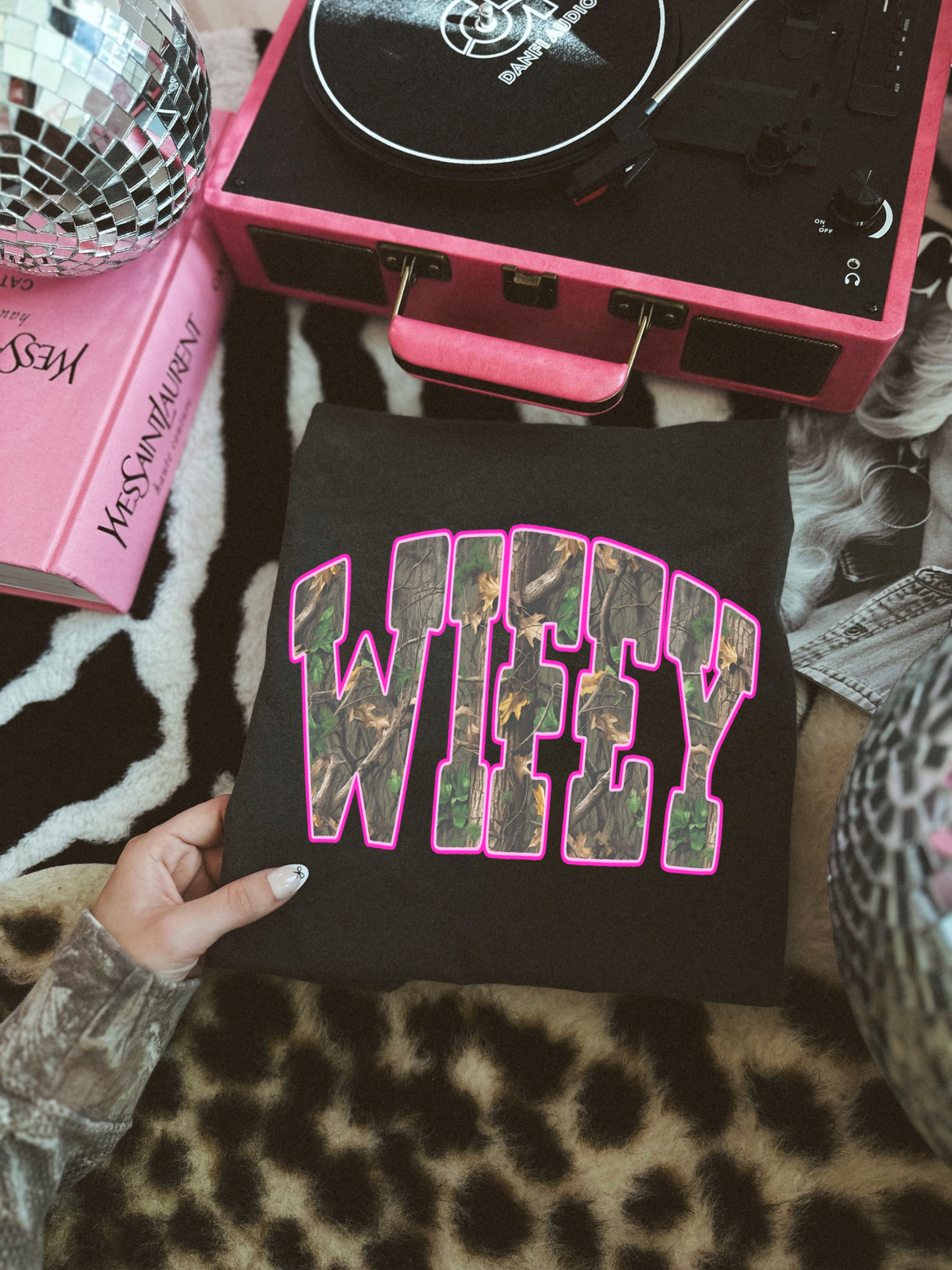 WIFEY PINK CAMO BLACK TEE