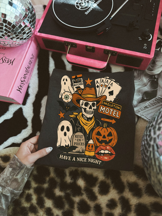 SPOOKY WESTERN SKELETON COLLAGE BLACK TEE