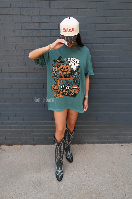 RETRO HALLOWEEN COLLAGE BLUE SPRUCE TEE