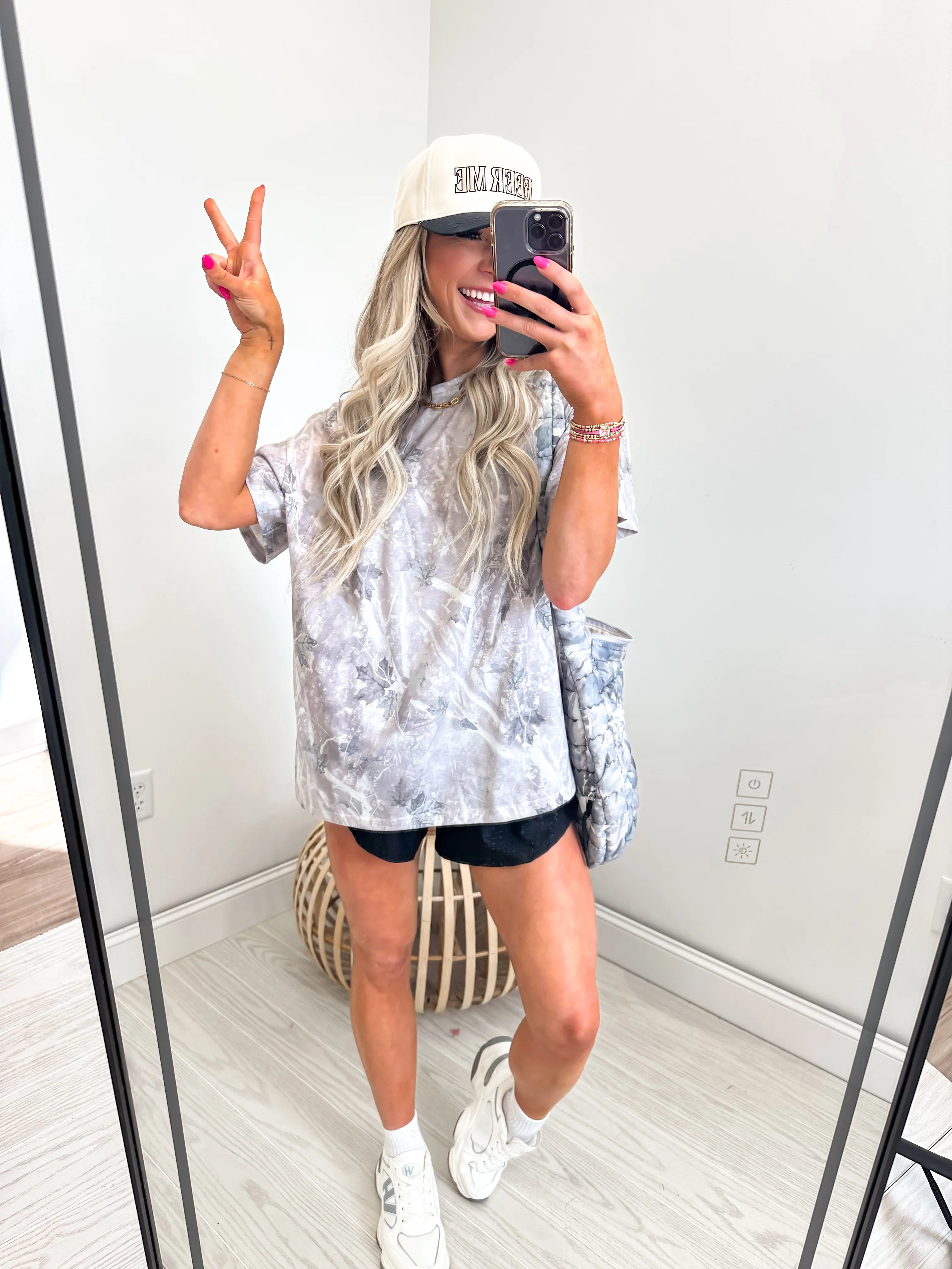 PRETTY IN CAMO LIGHT TEE