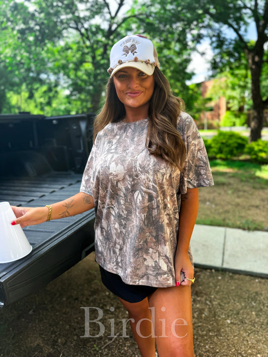 PRETTY IN CAMO DARK TEE