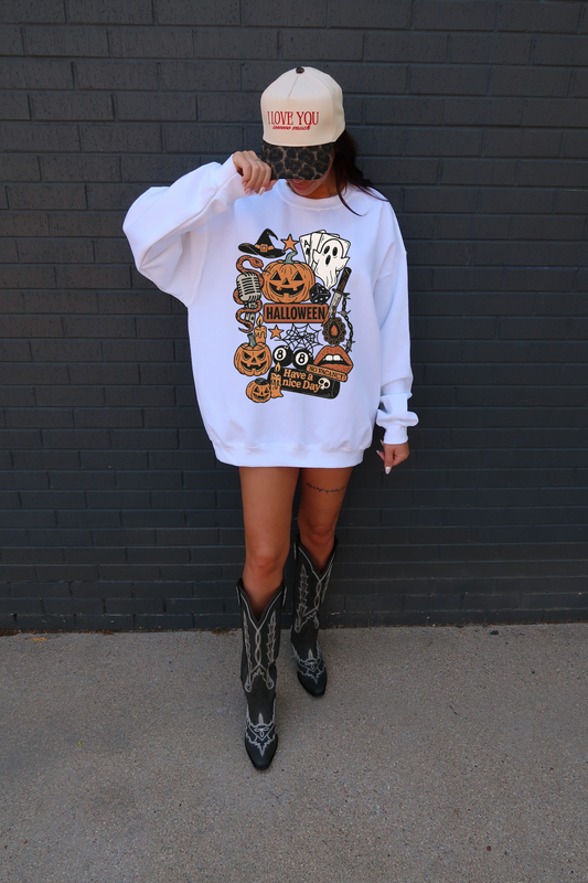 RETRO HALLOWEEN COLLAGE WHITE CREW