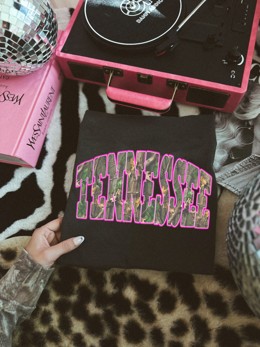 TENNESSEE PINK CAMO BLACK TEE